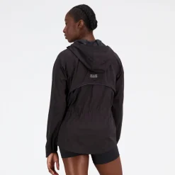 ODZIEZ BIEGOWA|BIEGANIE*New Balance ODZIEZ BIEGOWA|BIEGANIE Kurtka damska WJ21266BK – czarna